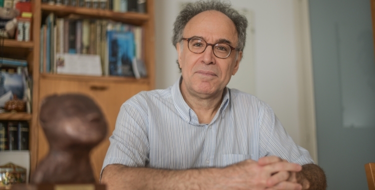 Benet Casablancas en una foto d'arxiu quan va rebre els premis Alícia | Roger Benet